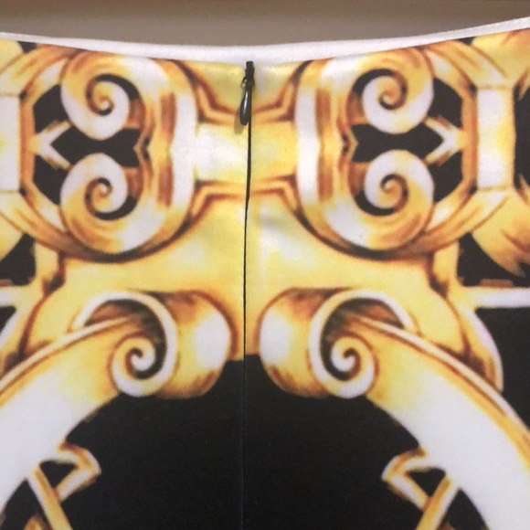 Large (size 6-8) multicolored pencil skirt. European luxurious design style. - Picture 3 of 5